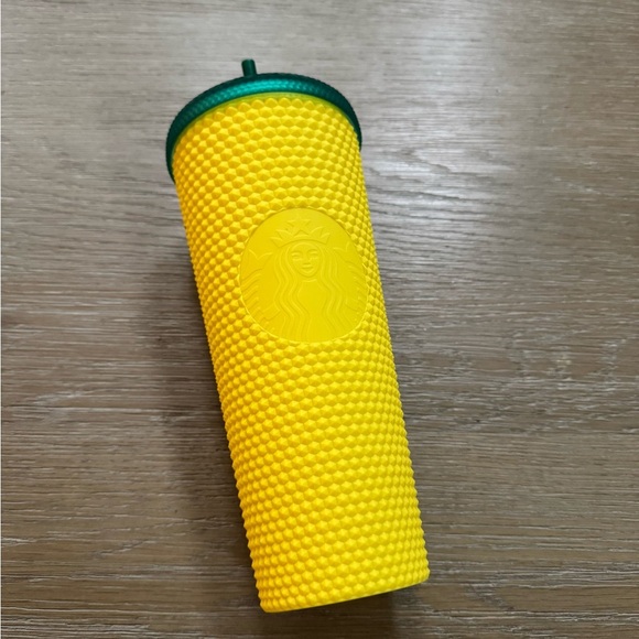 Starbucks Hawaii exclusive yellow studded pineapple design venti sized tumbler - Picture 2 of 4